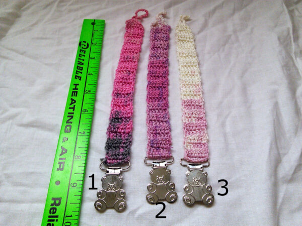 מחזיק מוצץ בעבודת יד לתינוק