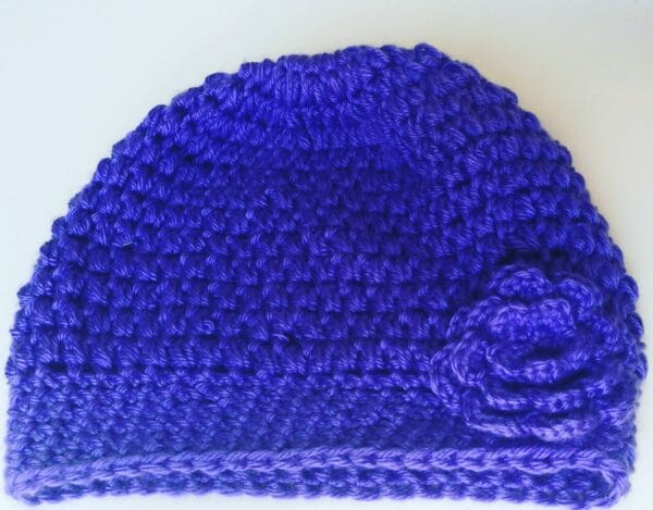 כובע סרוג במגוון דוגמאות