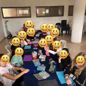 סדנת תכשיטים ליום הולדת | הפעלה צבעונית לילדים סדנאות סדנאות