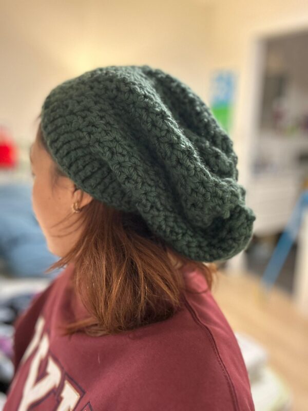 כובע סלאוצ’י סרוג בעבודת יד אביזרי אופנה handmade